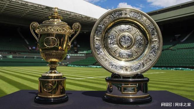 战袍的情景 战袍的情景